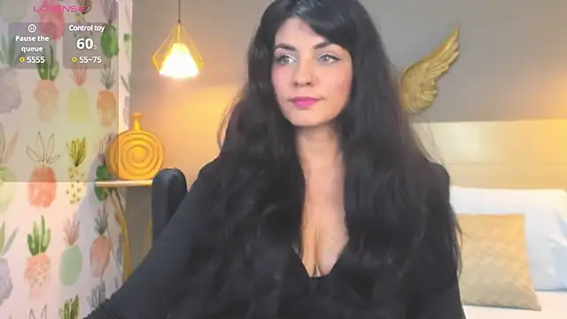 elissa iris online show from January 7, 2025, 7:28 pm