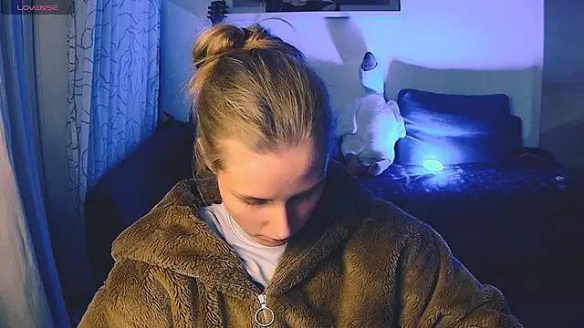 KatiKate online show from December 2, 2024, 8:11 pm