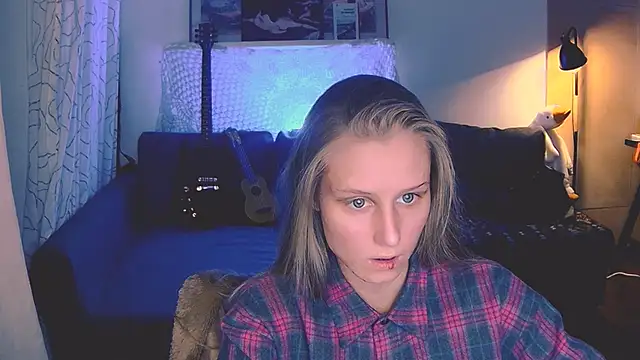 KatiKate online show from December 5, 2024, 7:06 pm