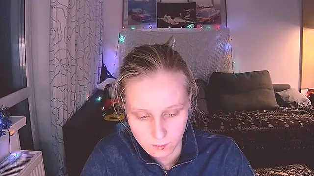 KatiKate online show from January 6, 2025, 9:43 pm