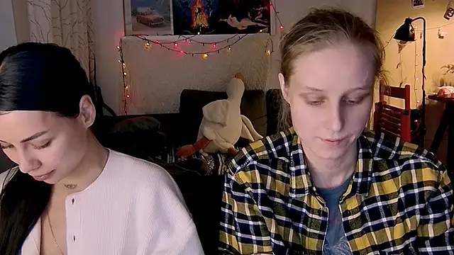 KatiKate online show from February 6, 2025, 9:28 pm