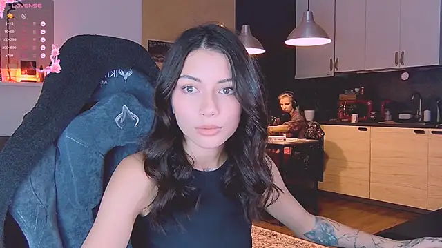 KatiKate online show from October 29, 2025, 4:09 pm