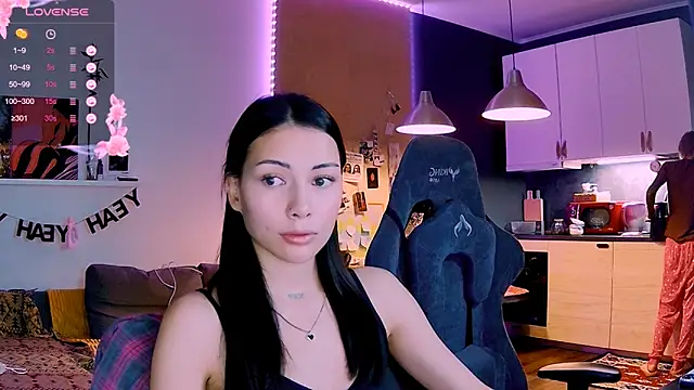 KatiKate online show from November 22, 2025, 1:43 pm