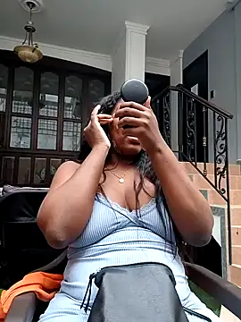 KloheCurvy online show from January 15, 2025, 12:36 pm