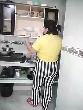 Snapshot of Marilin_Jessie chatting on January 29, 2025, 10:43 pm Marilin Jessie online show from January 29, 2025, 10:43 pm