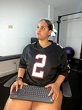 Violetrousse online show from October 5, 2025, 6:50 pm