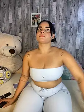 Violetrousse online show from November 2, 2025, 7:05 pm