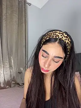 Meryem Queen online show from April 26, 2026, 8:39 pm