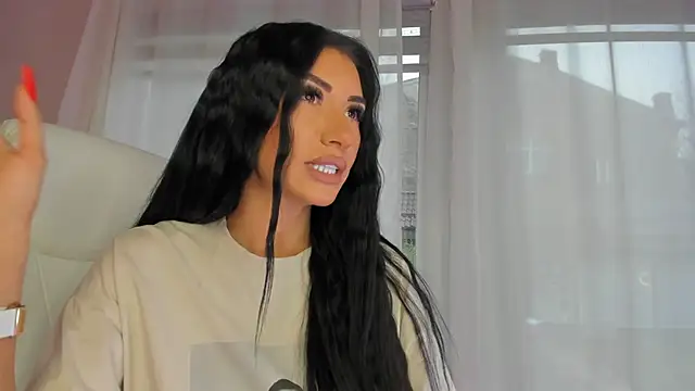 Snapshot of missdiamond_ chatting on February 13, 2026, 8:32 am missdiamond online show from February 13, 2026, 8:32 am