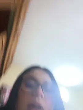 alissonfernandez  online show from November 9, 2025, 6:06 pm