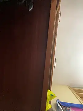 alissonfernandez  online show from April 5, 2026, 7:33 pm