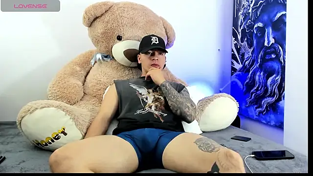 boyc022  online show from January 14, 2026, 2:17 am