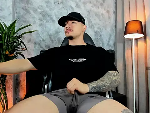 boyc022  online show from February 18, 2026, 2:46 pm