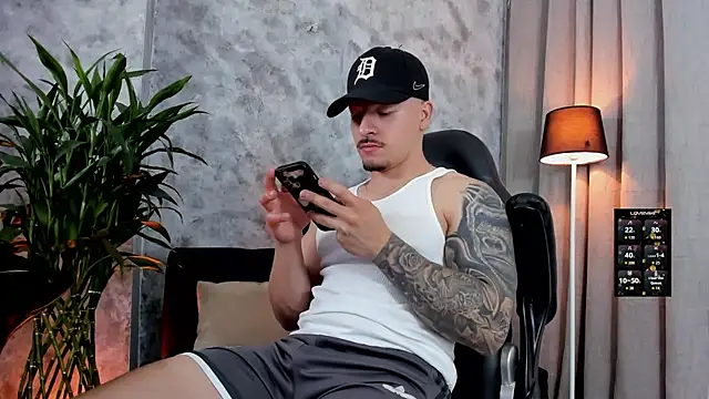 boyc022  online show from March 7, 2026, 1:57 am