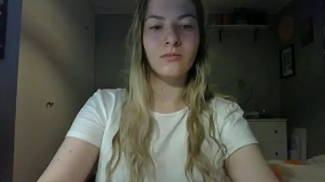 Snapshot of ROSIEx_sweet chatting on October 28, 2025, 7:45 am ROSIEx sweet online show from October 28, 2025, 7:45 am