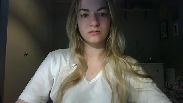 Snapshot of ROSIEx_sweet chatting on April 7, 2026, 6:47 am ROSIEx sweet online show from April 7, 2026, 6:47 am