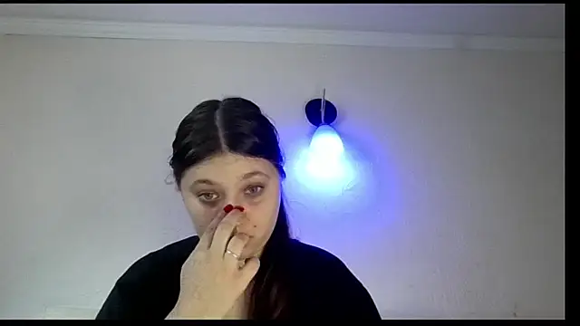 Snapshot of kila_lo chatting on February 17, 2025, 1:21 pm kila lo online show from February 17, 2025, 1:21 pm