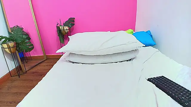 hornybarelylegalgirl online show from January 9, 2025, 9:58 pm