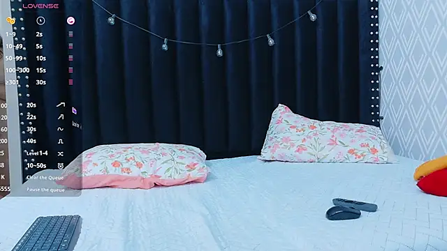 hornybarelylegalgirl online show from September 22, 2025, 12:51 pm