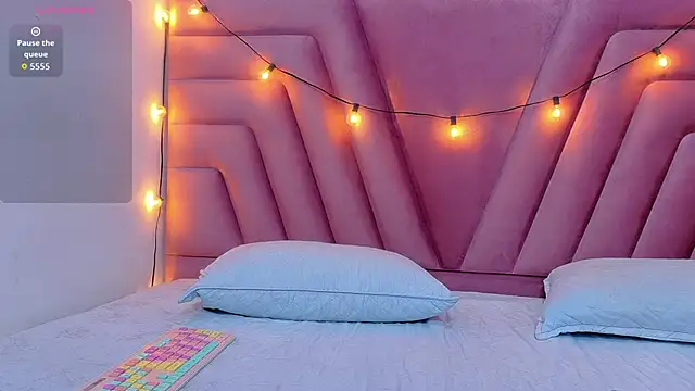 hornybarelylegalgirl online show from October 21, 2025, 2:56 am