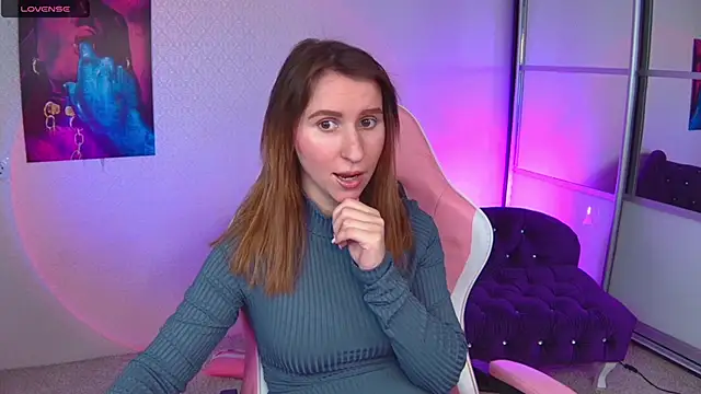 Snapshot of AliceBYKiss chatting on December 12, 2024, 1:39 pm AliceBYKiss online show from December 12, 2024, 1:39 pm