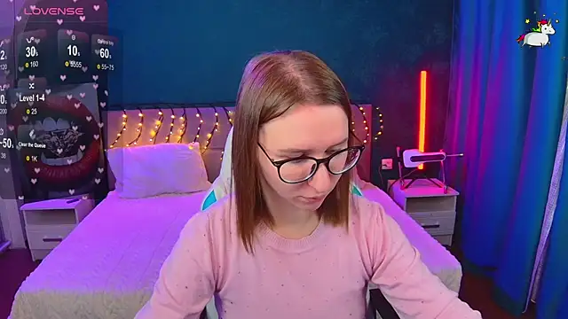 Snapshot of AliceBYKiss chatting on December 1, 2025, 7:13 am AliceBYKiss online show from December 1, 2025, 7:13 am