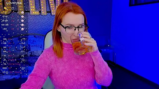 Snapshot of AliceBYKiss chatting on February 10, 2026, 6:28 am AliceBYKiss online show from February 10, 2026, 6:28 am