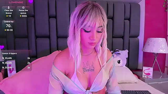 MadissonRey online show from January 14, 2025, 4:18 pm