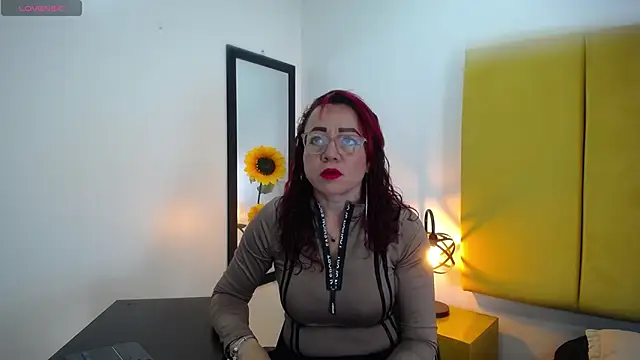 Lupiita223 online show from September 18, 2025, 1:02 pm