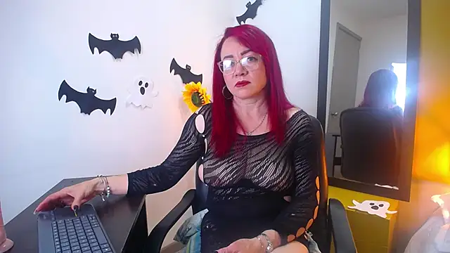 Lupiita223 online show from November 3, 2025, 12:50 pm