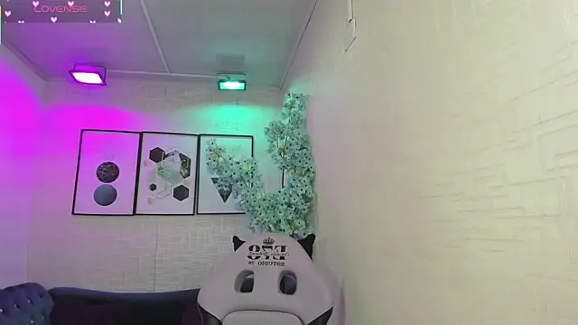 Theia moon online show from April 6, 2026, 12:39 pm