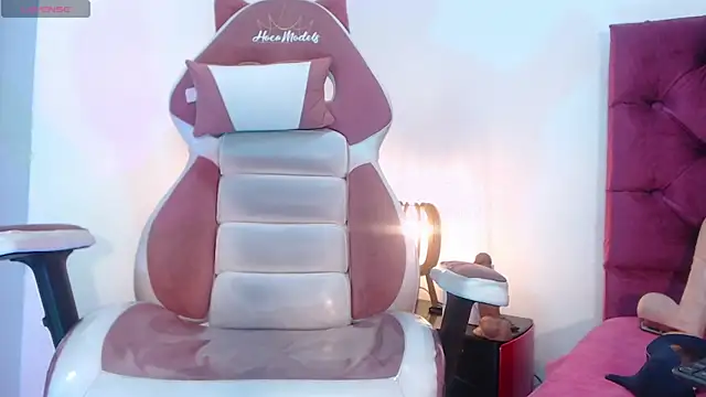 Snapshot of NAOMI_WINDSOR chatting on December 12, 2024, 10:52 pm NAOMI WINDSOR online show from December 12, 2024, 10:52 pm