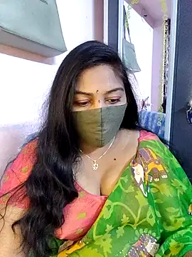 RomeoJuliet345 online show from February 5, 2026, 12:10 pm