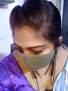 RomeoJuliet345 online show from April 4, 2026, 11:40 am