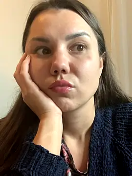 MiraMiss online show from November 2, 2025, 8:33 pm