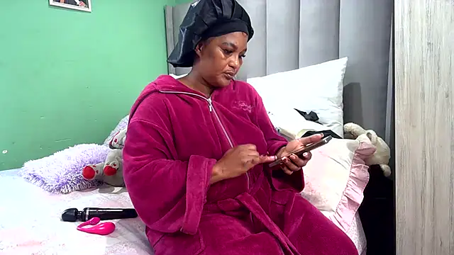 SexyEbony37X online show from May 26, 2026, 6:42 am