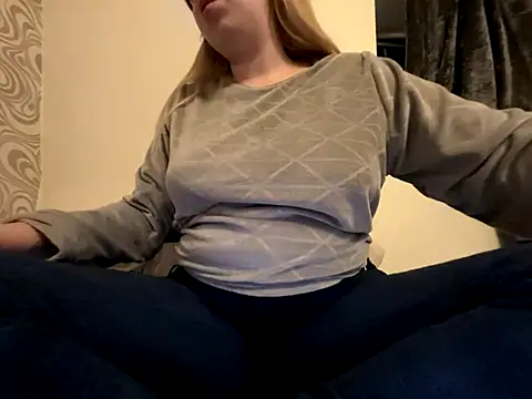 bunnyamy online show from December 2, 2025, 11:45 pm