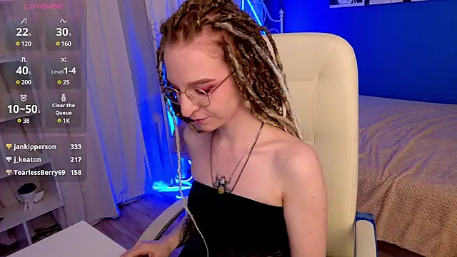 VioletShine online show from January 10, 2025, 7:54 pm