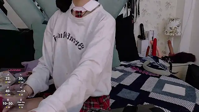 Queenjenn   online show from March 3, 2026, 4:51 am