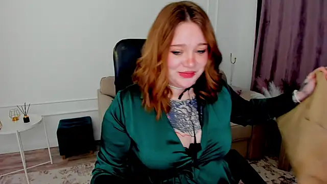 Snapshot of MoonLghte chatting on January 18, 2025, 4:59 am MoonLghte online show from January 18, 2025, 4:59 am