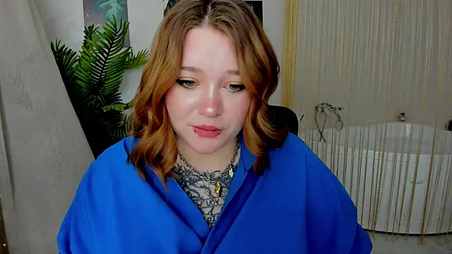 Snapshot of MoonLghte chatting on February 4, 2025, 8:06 pm MoonLghte online show from February 4, 2025, 8:06 pm