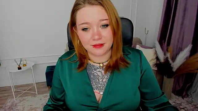 Snapshot of MoonLghte chatting on February 6, 2025, 1:38 am MoonLghte online show from February 6, 2025, 1:38 am