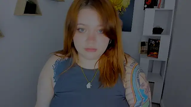 Snapshot of MoonLghte chatting on October 8, 2025, 7:55 pm MoonLghte online show from October 8, 2025, 7:55 pm