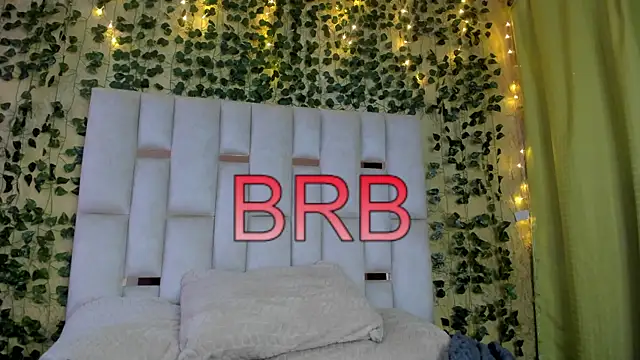 jenifer  power10 online show from February 9, 2025, 7:52 pm