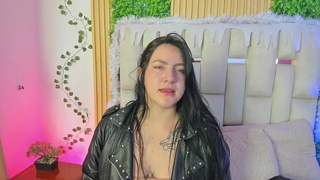 jenifer  power10 online show from November 30, 2025, 8:02 pm