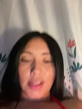 Snapshot of sweet_kitty0110 chatting on December 7, 2024, 6:21 am sweet kitty0110 online show from December 7, 2024, 6:21 am