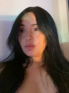 Snapshot of sweet_kitty0110 chatting on January 17, 2025, 5:53 am sweet kitty0110 online show from January 17, 2025, 5:53 am