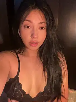 Snapshot of sweet_kitty0110 chatting on January 21, 2025, 6:33 am sweet kitty0110 online show from January 21, 2025, 6:33 am