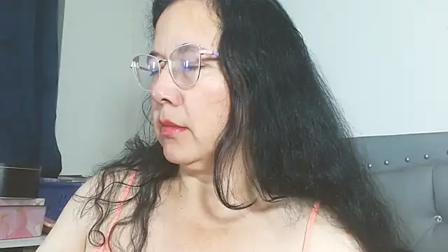 maturepriscila online show from May 5, 2026, 1:19 pm