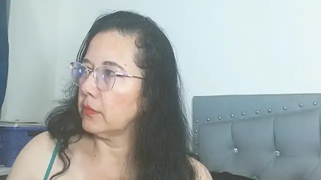 maturepriscila online show from May 23, 2026, 1:26 pm